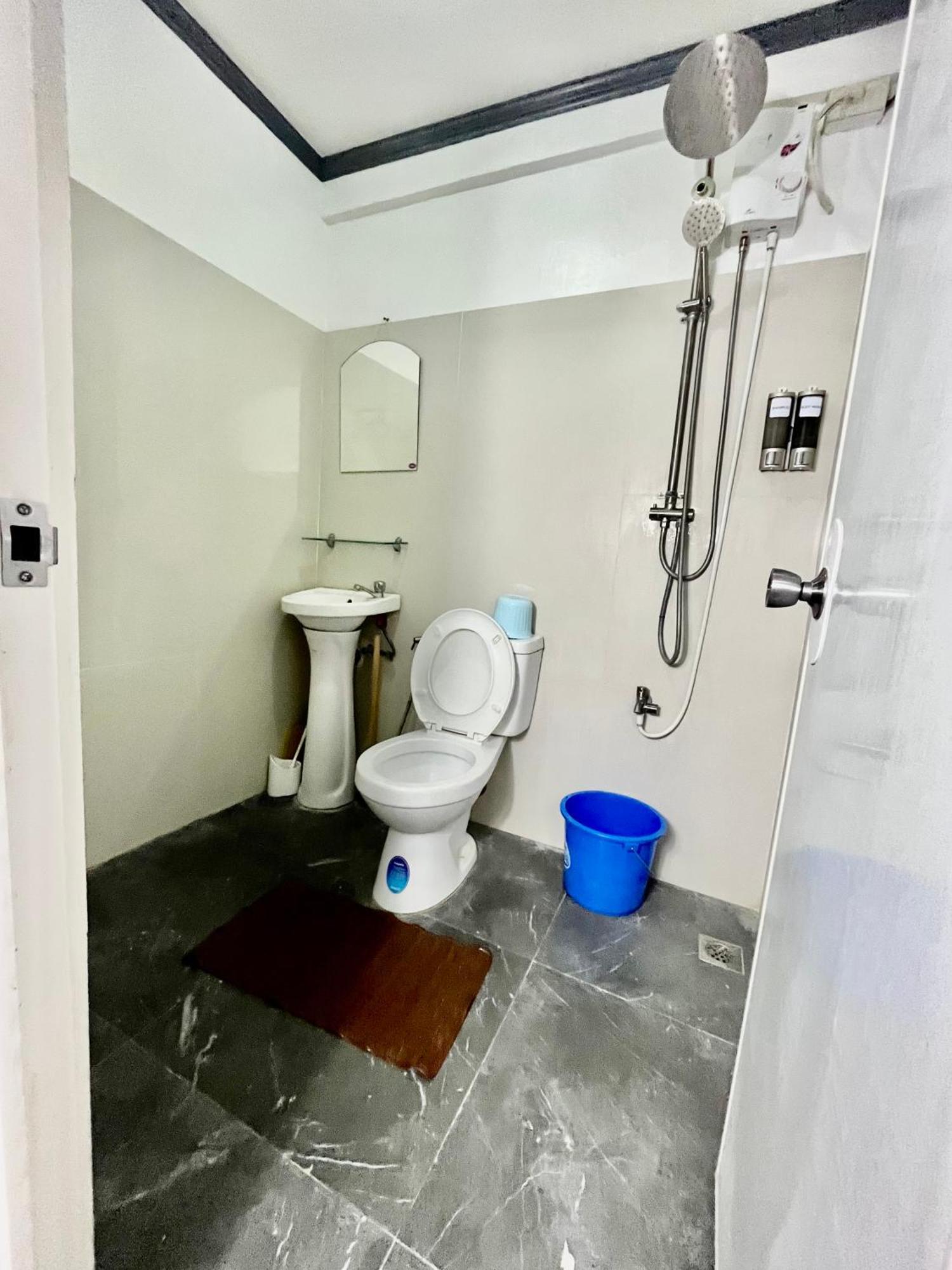 Transient At Tierra Vista Near Sm Dasma With Wifi And Netflix Apartment Mabatang